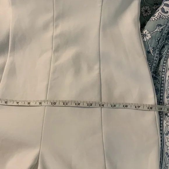 Black Halo Deklyn White Jumpsuit size 6